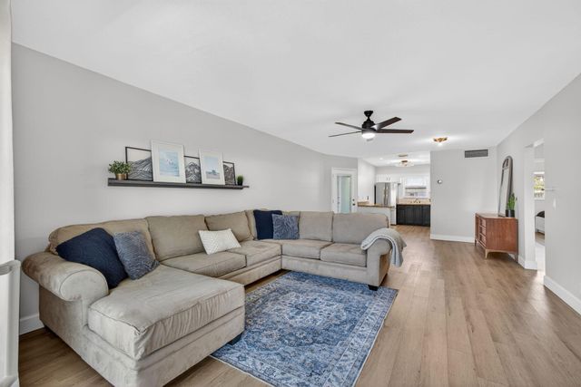 110 Wettaw Lane 202, North Palm Beach, FL 33408