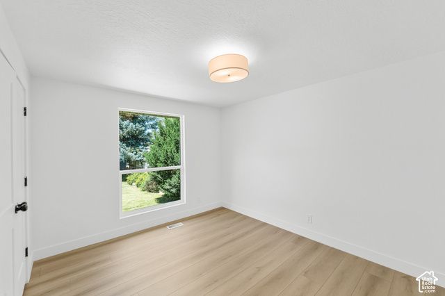 2096 E LINDEN CIR, Holladay, UT 84121