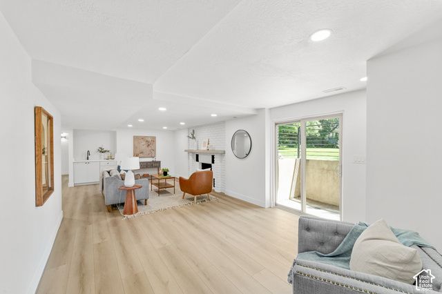 2096 E LINDEN CIR, Holladay, UT 84121