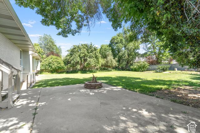 2096 E LINDEN CIR, Holladay, UT 84121