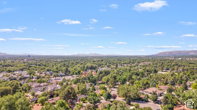 2096 E LINDEN CIR, Holladay, UT 84121