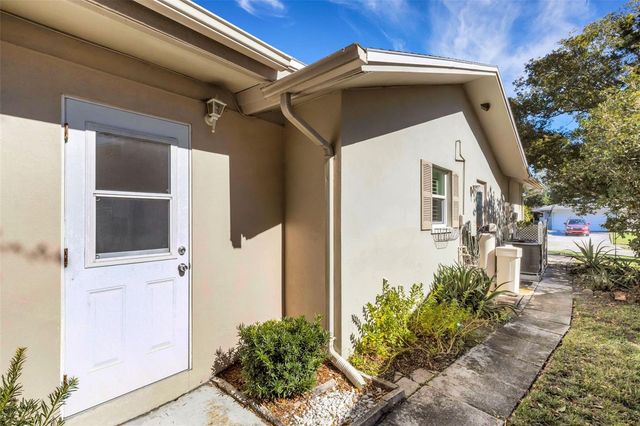 1601 W DORCHESTER DRIVE, Palm Harbor, FL 34684