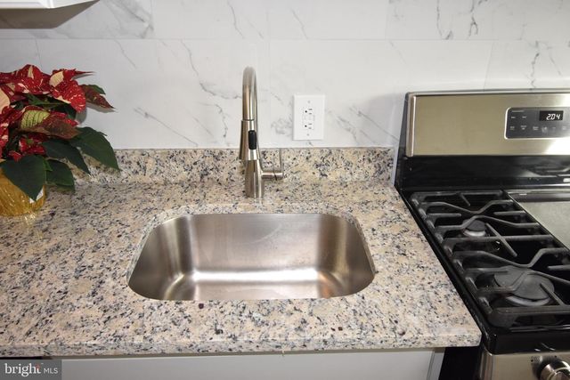 76 W 4TH ST, Burlington, NJ 08016