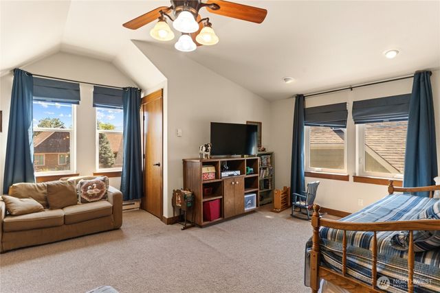 19 Cobb Court, Malaga, WA 98828