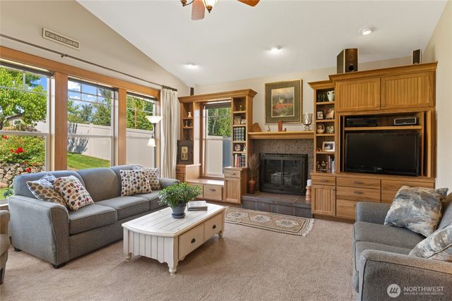 19 Cobb Court, Malaga, WA 98828