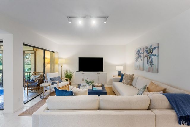 17166 Waterbend Drive 111, Jupiter, FL 33477