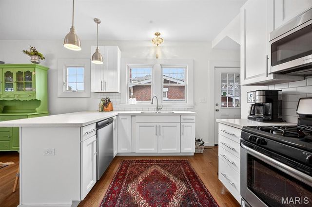 412 Greeley Avenue, Webster Groves, MO 63119