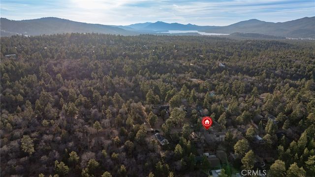875 Santa Barbara, Sugarloaf, CA 92386
