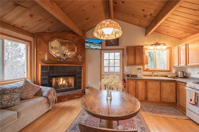 875 Santa Barbara, Sugarloaf, CA 92386