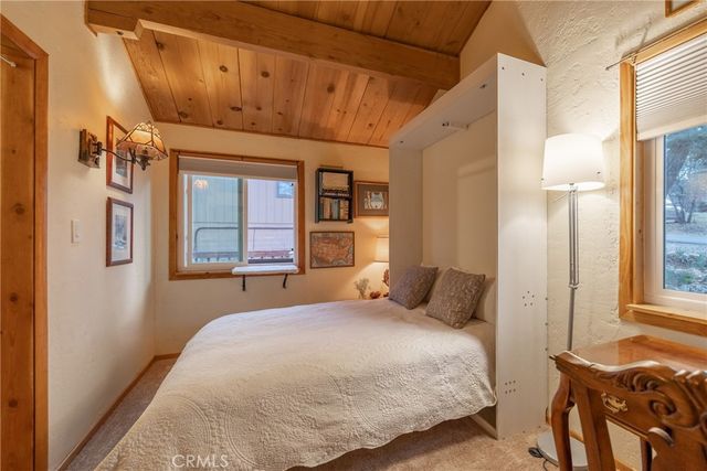 875 Santa Barbara, Sugarloaf, CA 92386