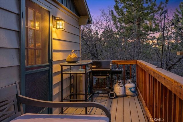 875 Santa Barbara, Sugarloaf, CA 92386