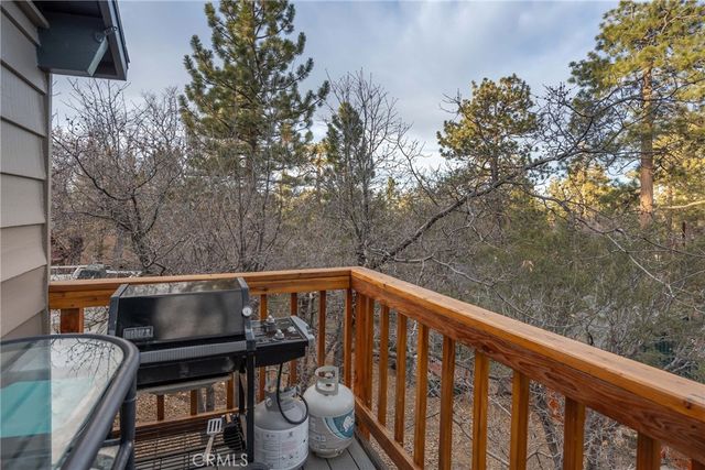 875 Santa Barbara, Sugarloaf, CA 92386