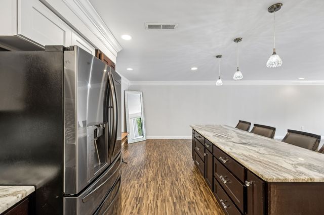 200 Sanders Ferry Rd Apt 2205, Hendersonville, TN 37075