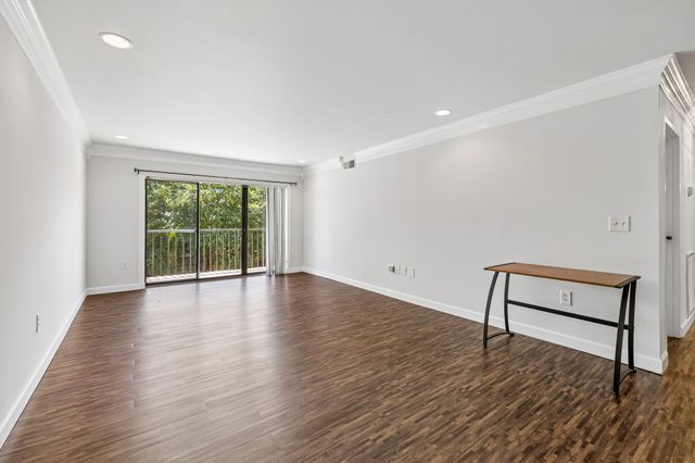 200 Sanders Ferry Rd Apt 2205, Hendersonville, TN 37075