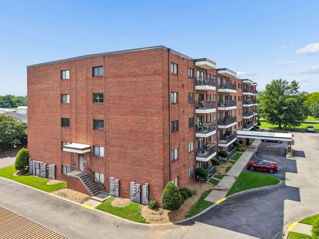 200 Sanders Ferry Rd Apt 2205, Hendersonville, TN 37075