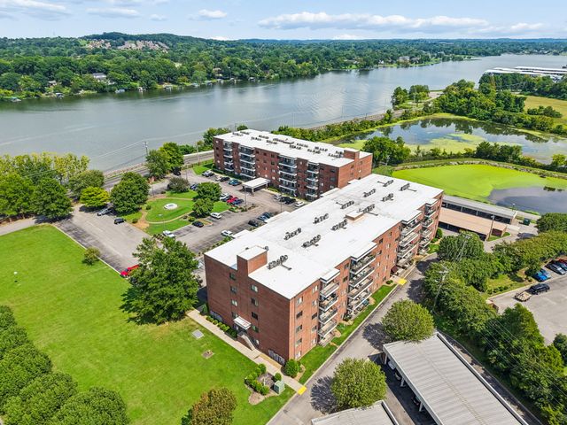 200 Sanders Ferry Rd Apt 2205, Hendersonville, TN 37075