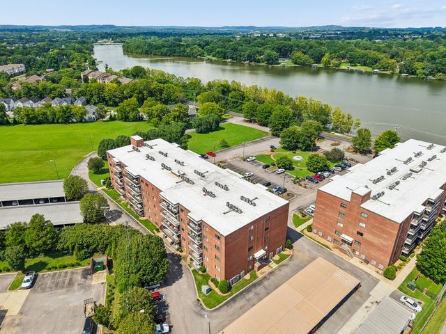 200 Sanders Ferry Rd Apt 2205, Hendersonville, TN 37075