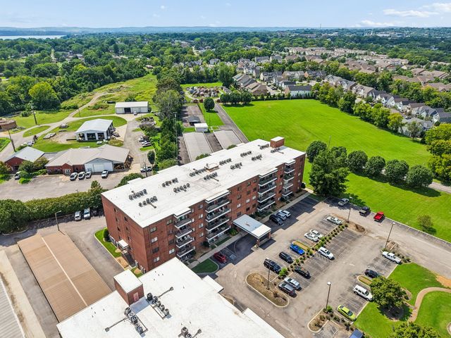 200 Sanders Ferry Rd Apt 2205, Hendersonville, TN 37075