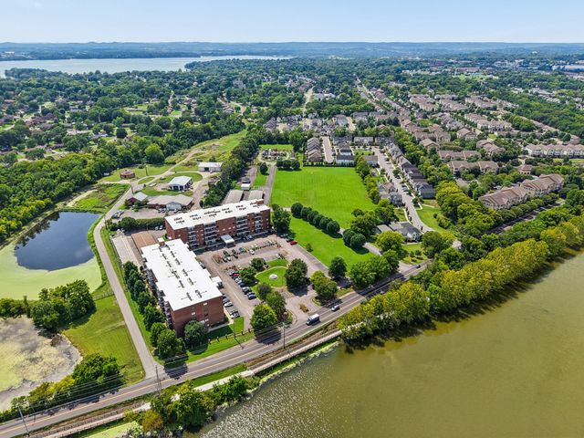 200 Sanders Ferry Rd Apt 2205, Hendersonville, TN 37075