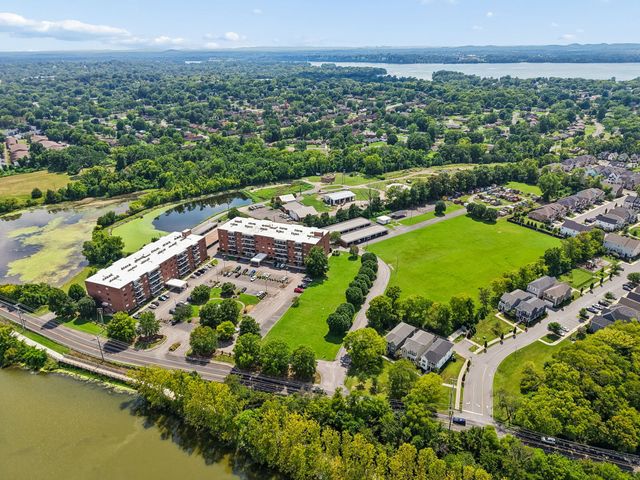 200 Sanders Ferry Rd Apt 2205, Hendersonville, TN 37075