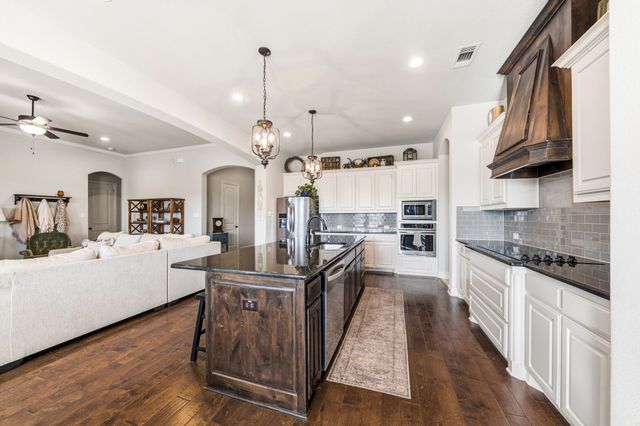 100 Brookview Court, Waxahachie, TX 75165