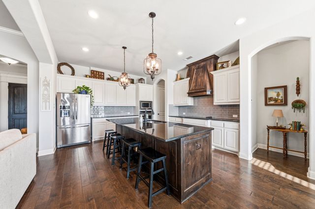 100 Brookview Court, Waxahachie, TX 75165