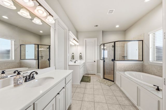 100 Brookview Court, Waxahachie, TX 75165