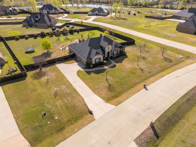 100 Brookview Court, Waxahachie, TX 75165