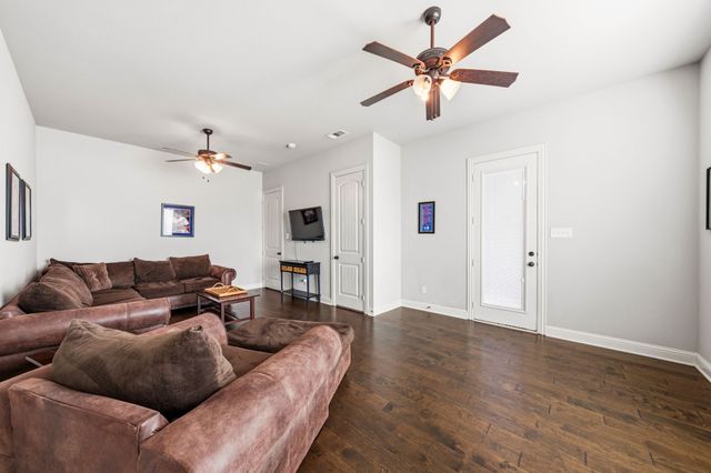 100 Brookview Court, Waxahachie, TX 75165