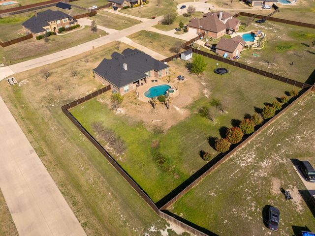 100 Brookview Court, Waxahachie, TX 75165