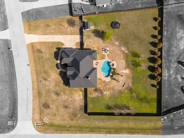 100 Brookview Court, Waxahachie, TX 75165