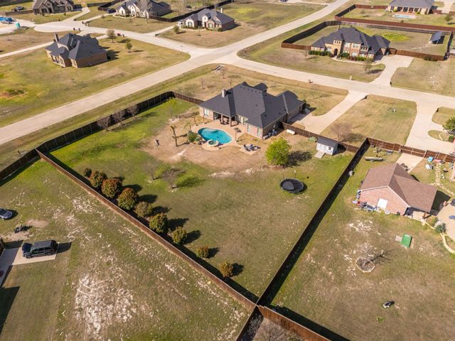 100 Brookview Court, Waxahachie, TX 75165