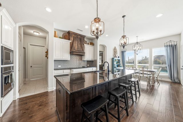 100 Brookview Court, Waxahachie, TX 75165