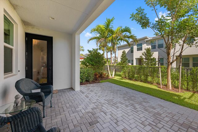 16423 Helix Court, Westlake, FL 33470