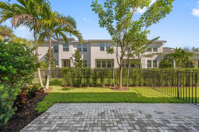 16423 Helix Court, Westlake, FL 33470