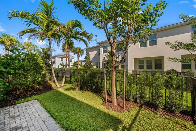 16423 Helix Court, Westlake, FL 33470