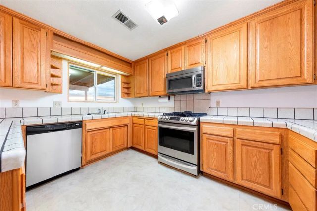 5603 W Avenue M2, Lancaster, CA 93536