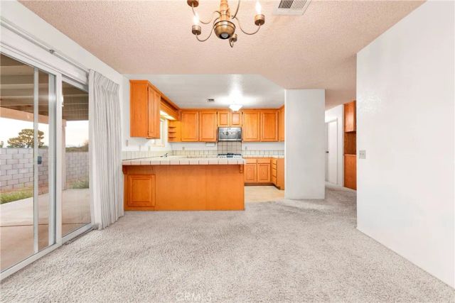 5603 W Avenue M2, Lancaster, CA 93536