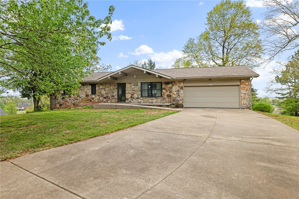 1737 Cottonwood Court, Harrison, AR 72601
