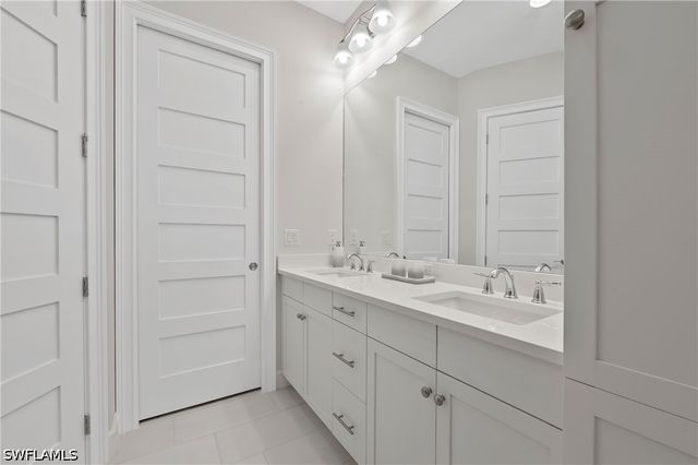 6403 Negril Isle DR, Naples, FL 34113