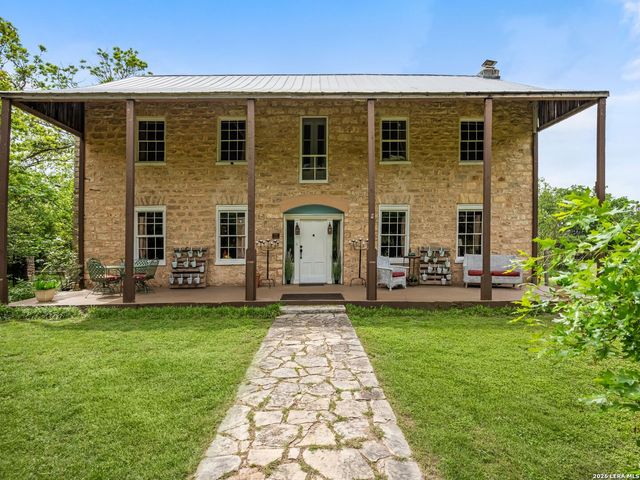 426 RANCH ROAD 962 E, Round Mountain, TX 78663