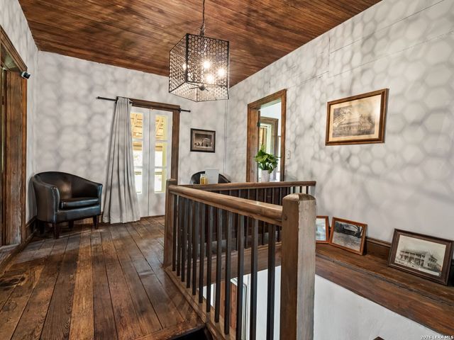 426 RANCH ROAD 962 E, Round Mountain, TX 78663