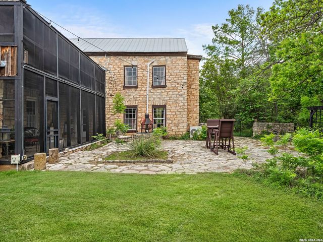 426 RANCH ROAD 962 E, Round Mountain, TX 78663
