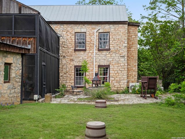 426 RANCH ROAD 962 E, Round Mountain, TX 78663