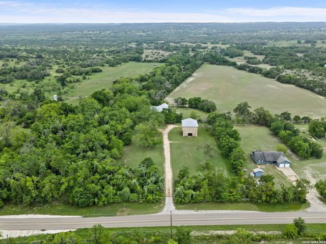 426 RANCH ROAD 962 E, Round Mountain, TX 78663