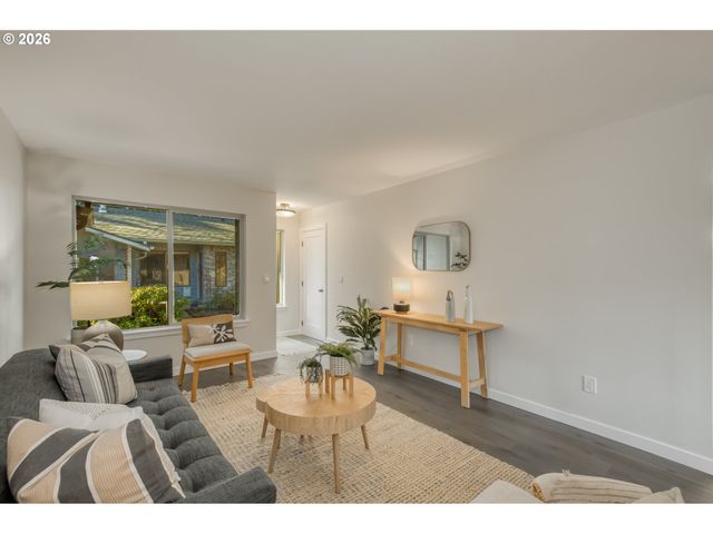 3114 Sw CARSON St, Portland, OR 97219