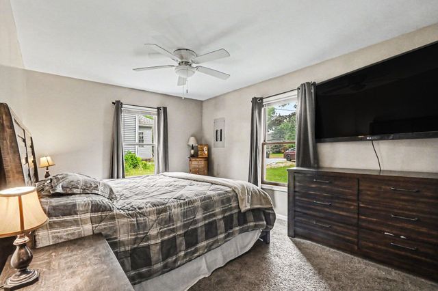 11332 Crestview Drive E, Cement City, MI 49233