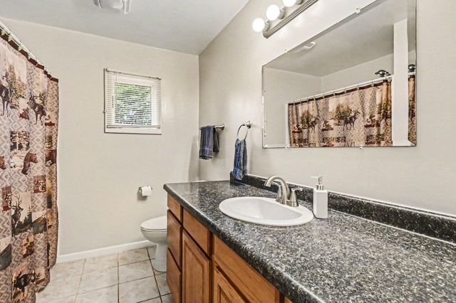 11332 Crestview Drive E, Cement City, MI 49233