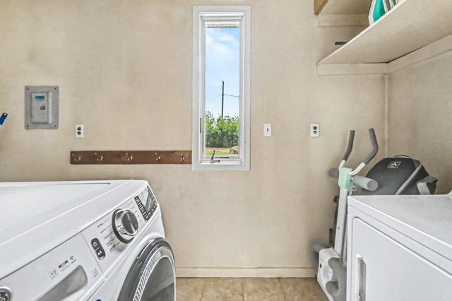 11332 Crestview Drive E, Cement City, MI 49233