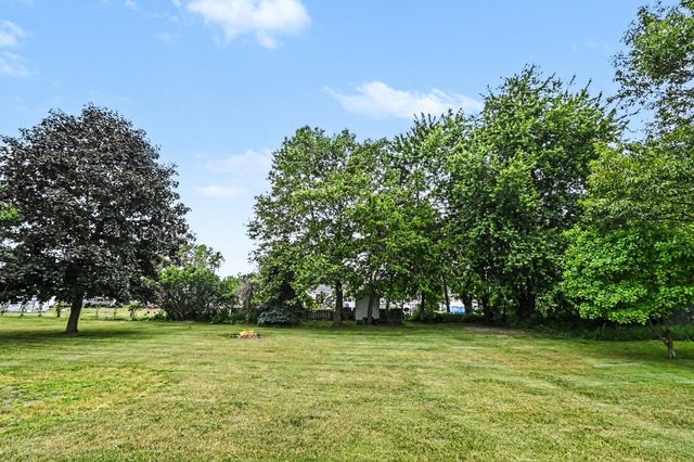 11332 Crestview Drive E, Cement City, MI 49233